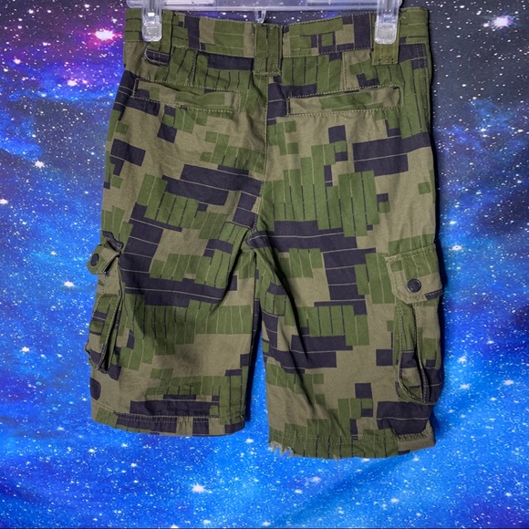 Shaun White- Green Cargo Shorts size 10 - Picture 9 of 14